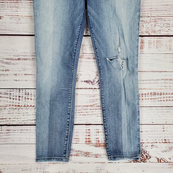 Hudson Barbara High Waist Distressed Crop Jeans Busted Knee Size 31 - Picture 5 of 12